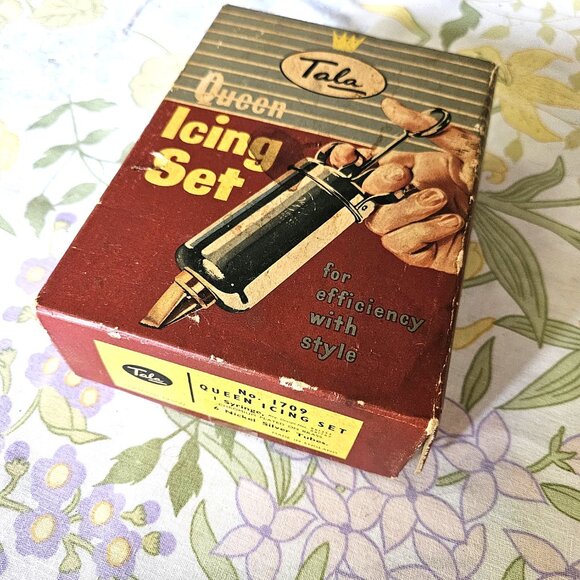 Vintage 1950s Tala Queen Icing Tube Set Metal - Picture 2 of 12